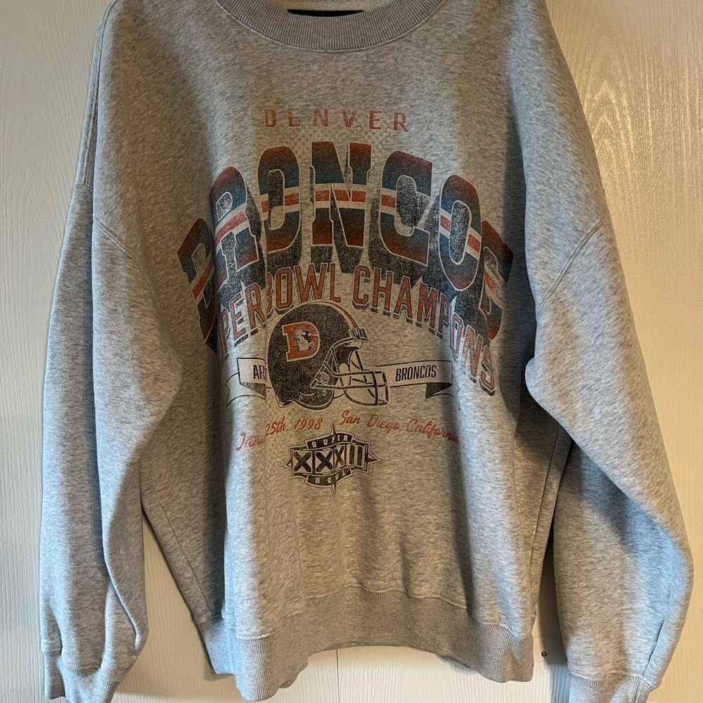 Abercrombie & Fitch Denver Broncos Sweatshirt
